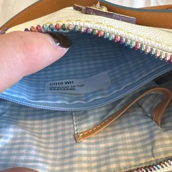 Dooney & Bourke Crescent Vintage Y2K RARE Lindsay Lohan Leather White - Picture 2 of 7